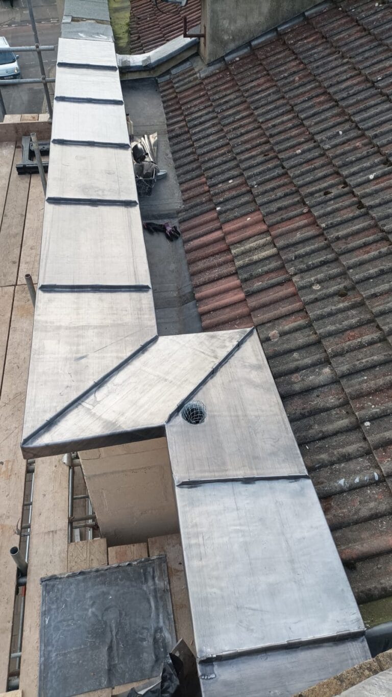 lead on cooping stones